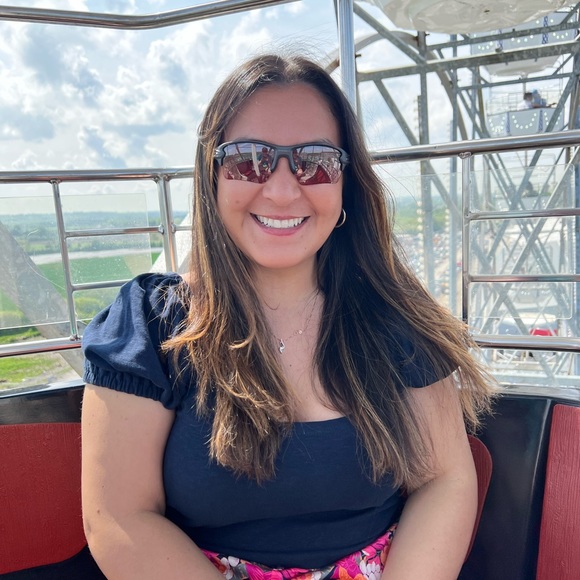 Meet your Posher, Vanessa - Picture 2 of 5